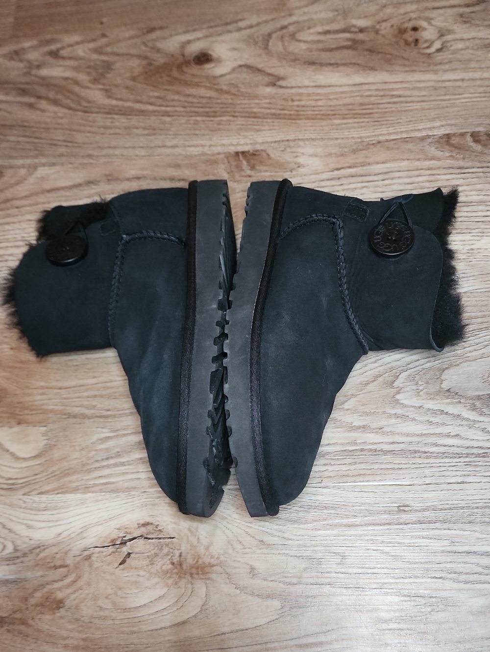 Ugg Black Mini Baily Button Bling Suede Sheepskin Womens Ankle Boots - Picture 8 of 12